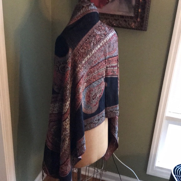 Shawl/Wrap - Picture 4 of 5